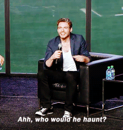 cuddlybitch:  If Robb Stark were to come back to life, who would he haunt first? 