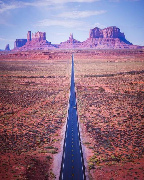 tobyharrimanphotography:Forrest Gump Road - Monument Valley #PegasusAerials (at Monument Valley)