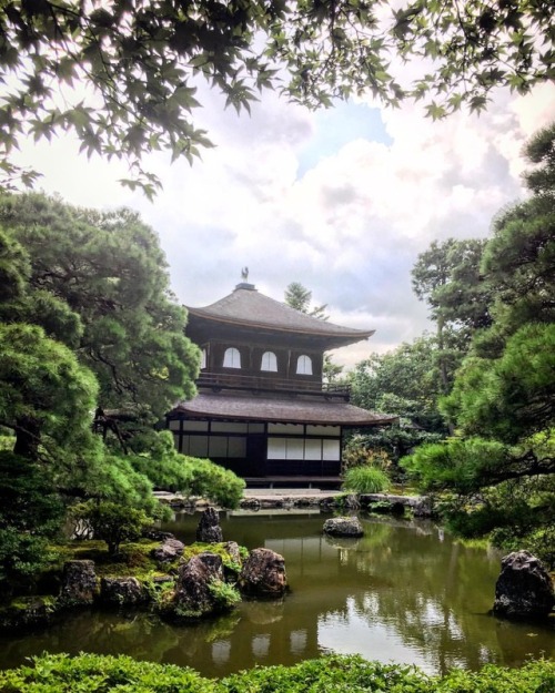 El #Ginkakuji, o pabellón de plata está situado en un entorno natural privilegiado. #J