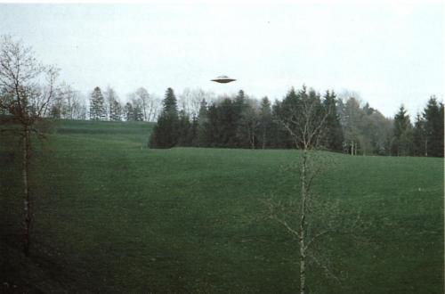 unexplainedthings:ufo sighting 1975 - photos by: billymeierufo.com/