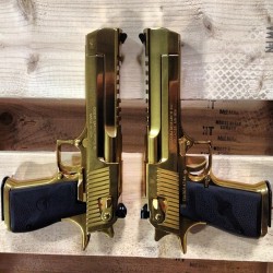 weaponslover:  Gold Plated Desert Eagles