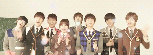 seungchul:  While everyone is casually smiling and waving, meanwhile Woohyun has