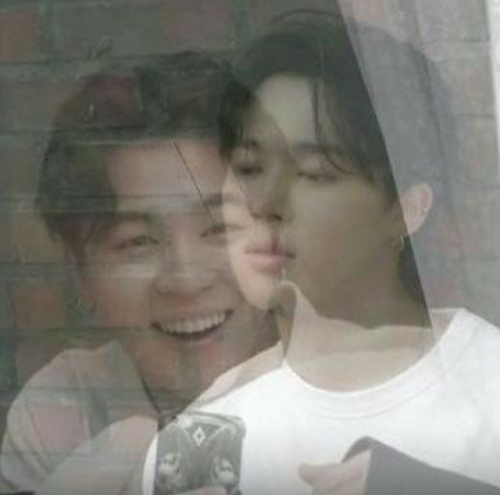 When You’re Having Fun With Your Friends But Then Realise You Have An Exam Tomorrow And A Pile Of Uncompleted