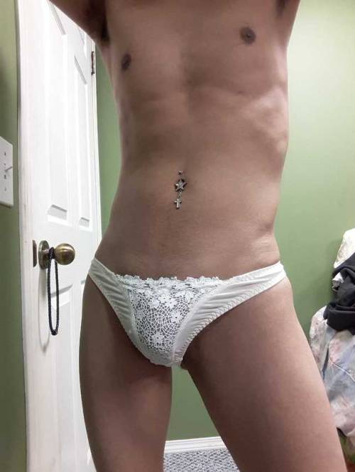 womenlovemeninpanties: poolfly: Innocence, yet naughtiness Becoming men’s fav, and women’s too: pan