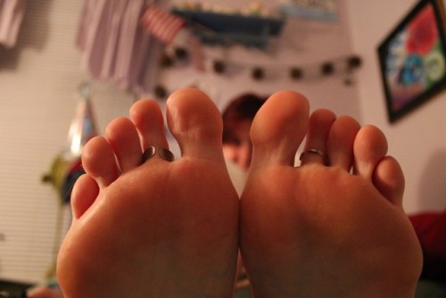 Females with foot fetish and foot feetish