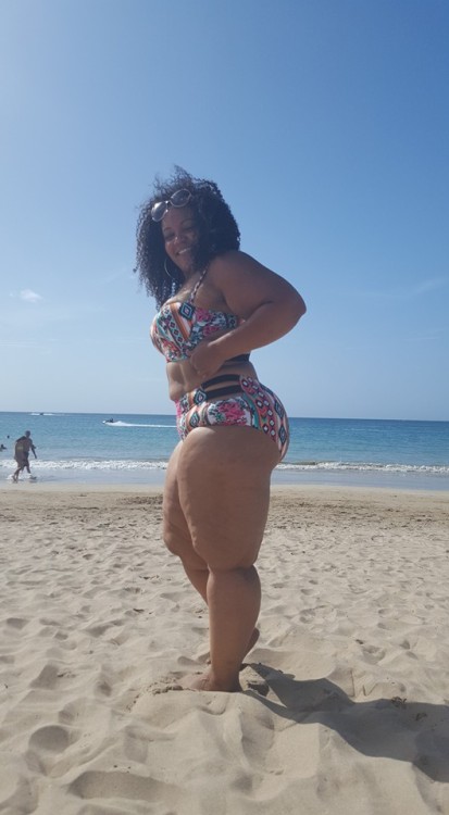 planetofthickbeautifulwomen2:  Thick Beauty Annie @ Showing Plus Size Confidence @ The Beach in Puerto Rico