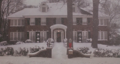 snapshot-cinema: Home Alone (1990)Dir: Chris ColumbusDP: Julio Macat