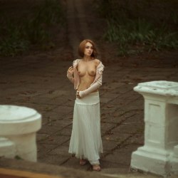 anexquisitenymph:  ph Bogdan Popravko