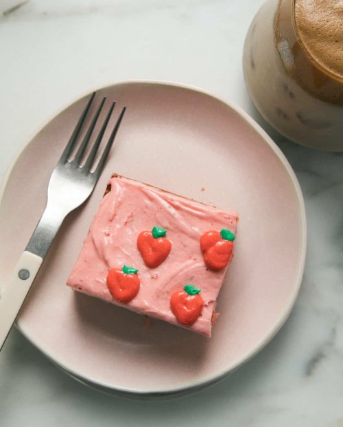 XXX sweetoothgirl:    strawberry mini sheet cake photo