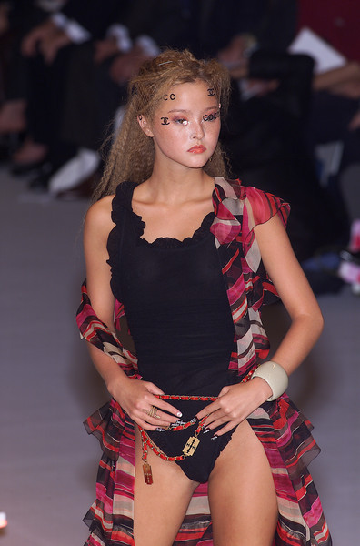  Devon Aoki at Chanel Spring 2001 