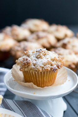 guardians-of-the-food:  Egg Nog Crumb Muffins