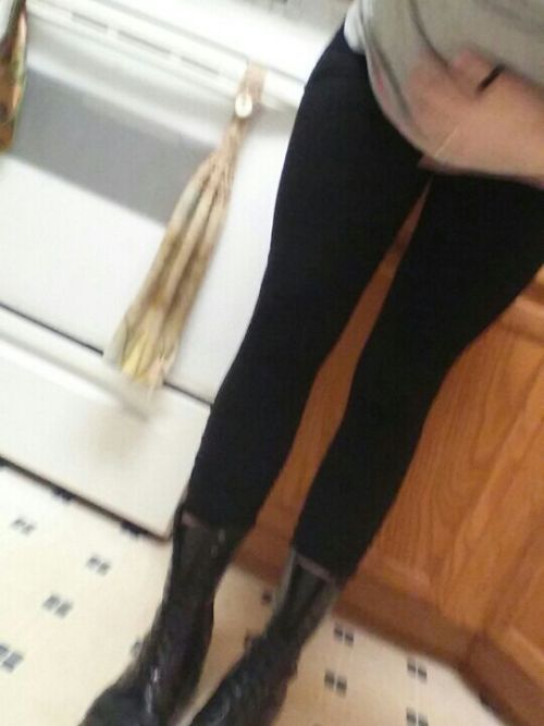 Sex legs for days #leggingsgonewild pictures