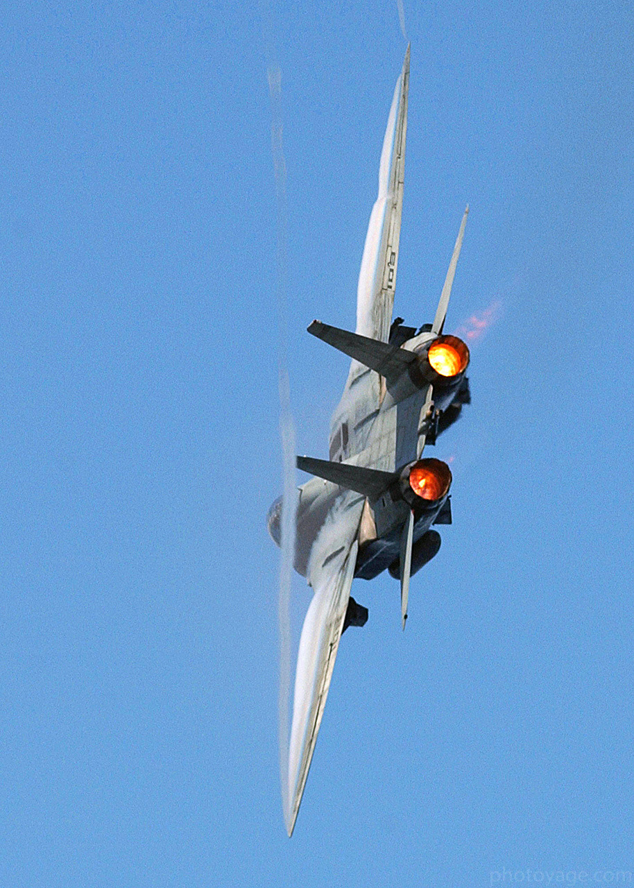 photoyage:Mediterranean Sea (Mar. 29, 2005) - An F-14B Tomcat, assigned to the “Swordsmen”