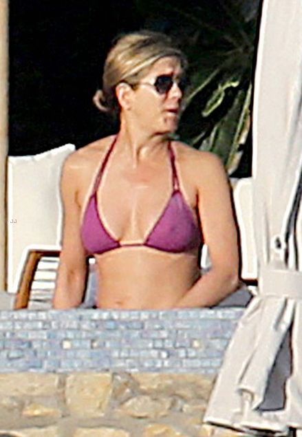 Sex celebs-nudes:  Jennifer Aniston - Cabo San pictures