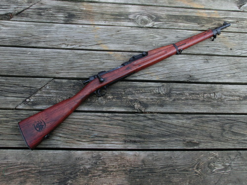 panzergrenadierphotography:  Chinese marked M1903 Springfield.Very low serial number, manufactured in 1905. 踰 gun show find.