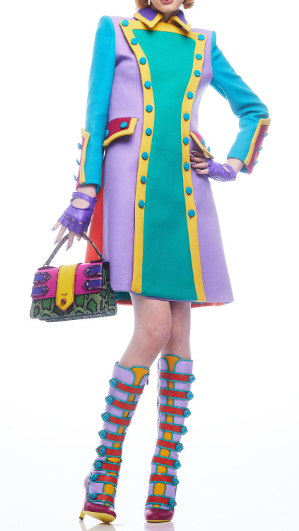 the-patrex:wheelybard:despazito:ruched:Moschino Pre-Fall 2022 lazy town drip Had to.