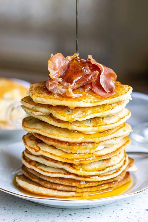 daily-deliciousness:  Bacon pancakes with