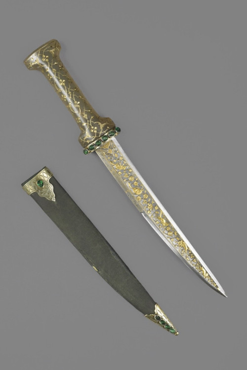 theoutcastrogue: Daggers in the Wallace CollectionKnife with scabbard, Iran, Turkey and Russia, 16th