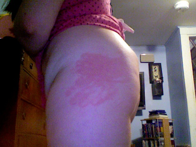 littlemiss0bedient:  guess who just got fucked and spanked??? this girl :3  😍😍😍