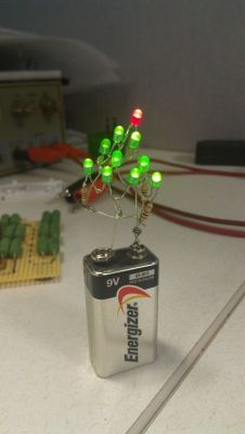 nehirose:  nock-nock-nock:  9-Volt Christmas