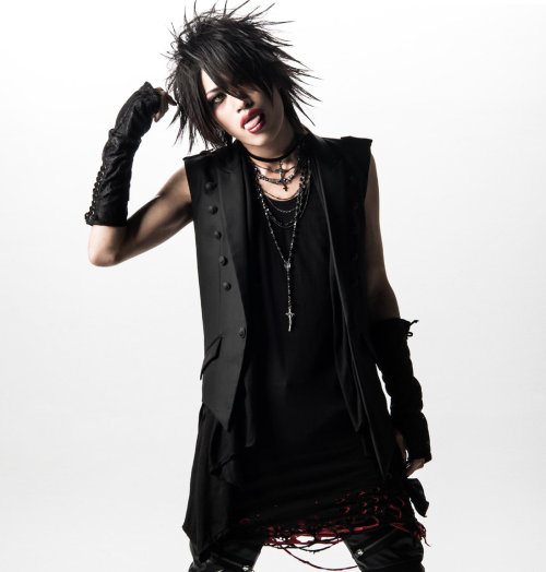 enchantingmoon: CIVARIZE ×『攻撃ハ最大ノ防御ナリ。』special collaboration featuring Ryoga and K of BORN.