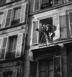 hauntedbystorytelling:  Raymond Cauchetier :: François Truffaut on the set of L'amour à Vingt ans / Antoine et Colette, 1962 