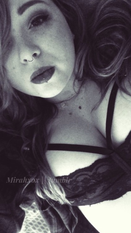 mirahxox:  Take my hand Take my whole life, too˖ ✧◝Sign up for my snapchat◜✧˖ °Chaturbate || ManyVids || Wishlist || FAQ || AmateurPorn  