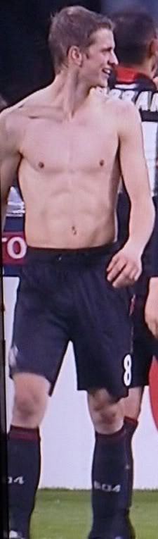 sexy-soccer-2013:  Lars Bender shirtless