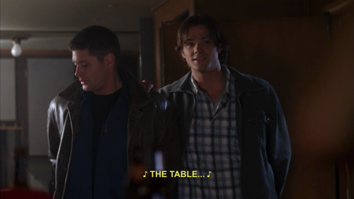 two-winchesters-and-castiel:imgonnariverdance:spn-winchesters:the winchesters christmas caroling#rea