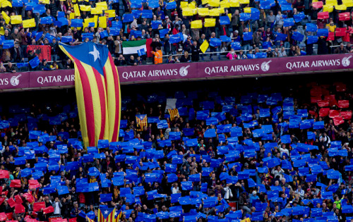 sashapique:FC Barcelona’s supporters hold a gigant pro-independence banner during the spanish footba