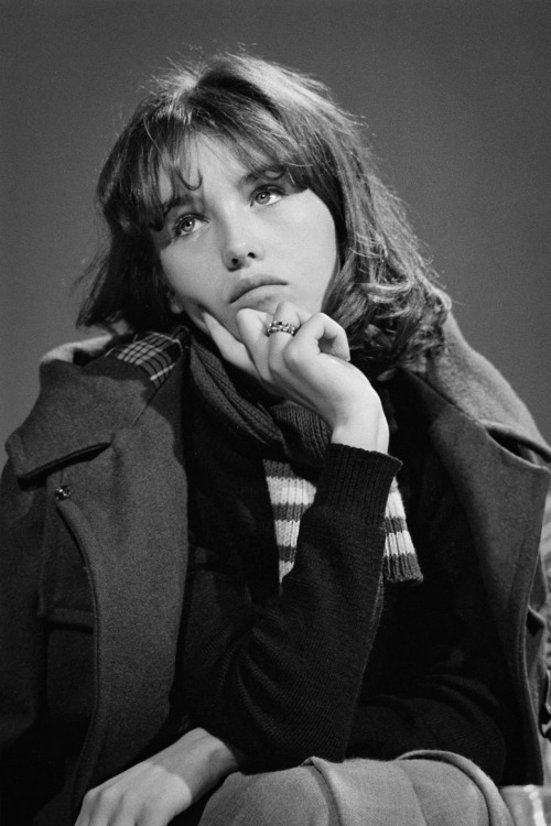 inthedarktrees:  Isabelle Adjani during the recording of the variety show Top à…, Paris, September 1974 | Giancarlo Botti