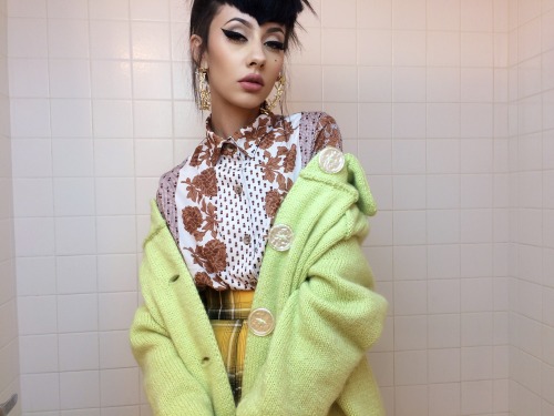 spookypuke:  lillipore:New blog post ~ (via NATASHA LILLIPORE)  that coat though
