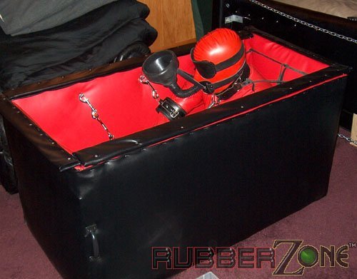 gummigimp:  boxing rubber gimp 