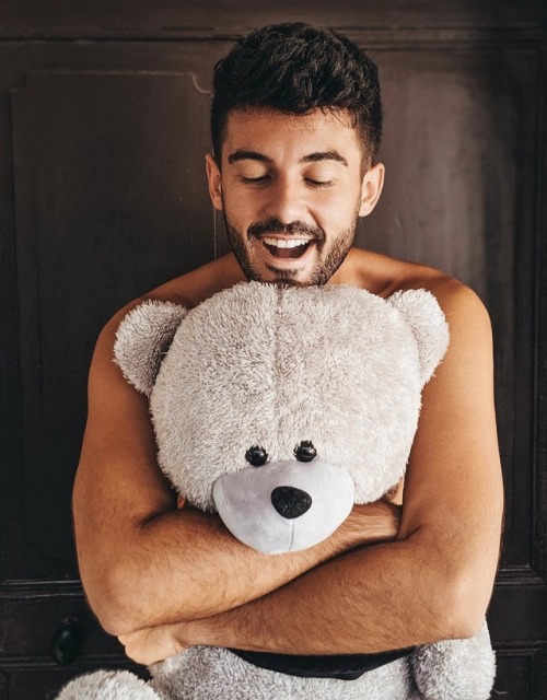 luz-natural:Hug me hard @dimitri_tsr