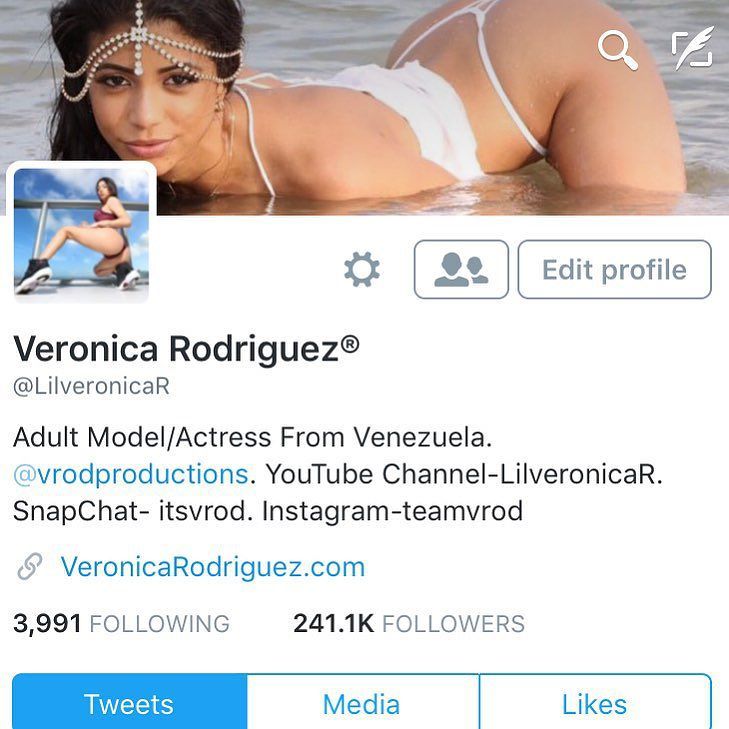 Follow me on my Twitter for nudes and pictures I can&rsquo;t post in here / Sigueme