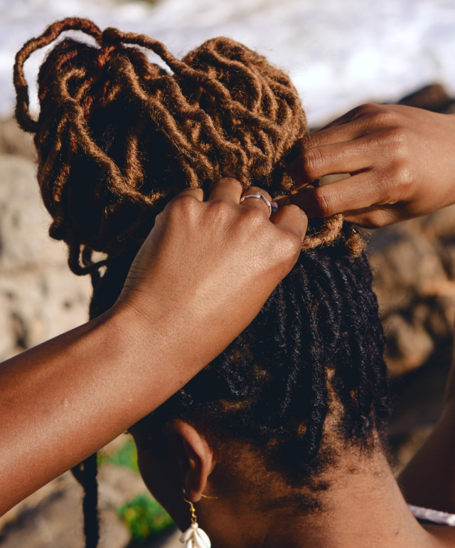 Doing loc sprinkles~ : r/locs