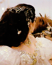 claudiablacks:Sarah Williams’ Hair Appreciation Post