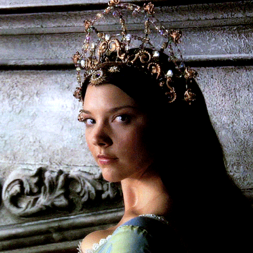 gifshistorical:  Natalie Dormer as Anne Boleyn · The Tudors 1.06 
