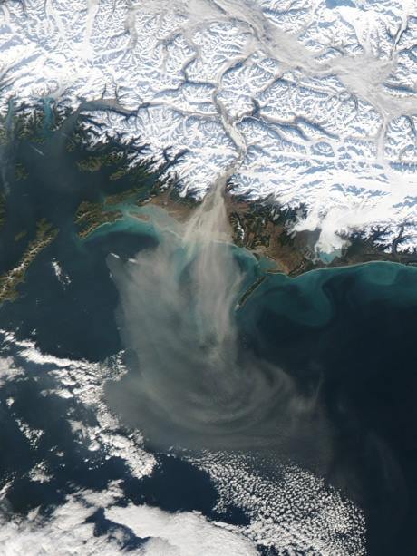 earthstory:  Fluttering flour A wonderful satellite photo taken over Alaska illustrates well two geo