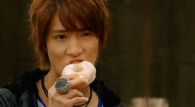 hikounin-wota:  Donuts: the best pre-battle snack 