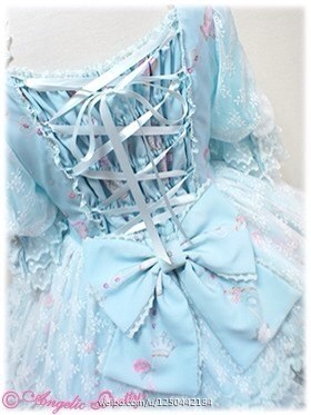 lolitahime:  Angelic Pretty x Imai Kira’s newest collab print coming soon: La Princesse