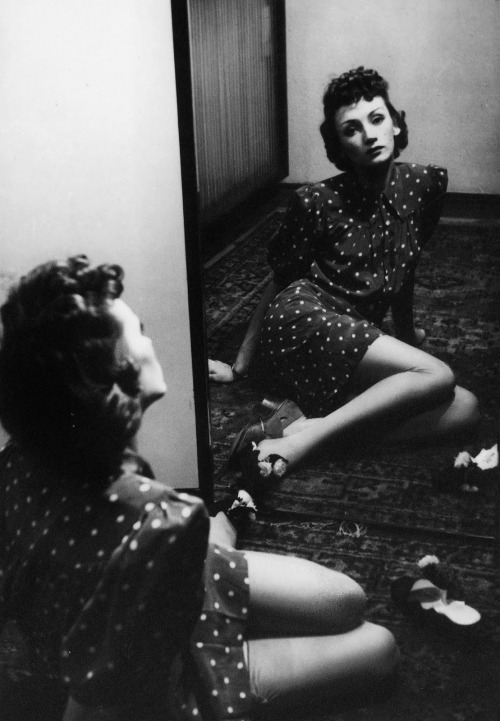 Carlo Molino. In the mirror. 1936