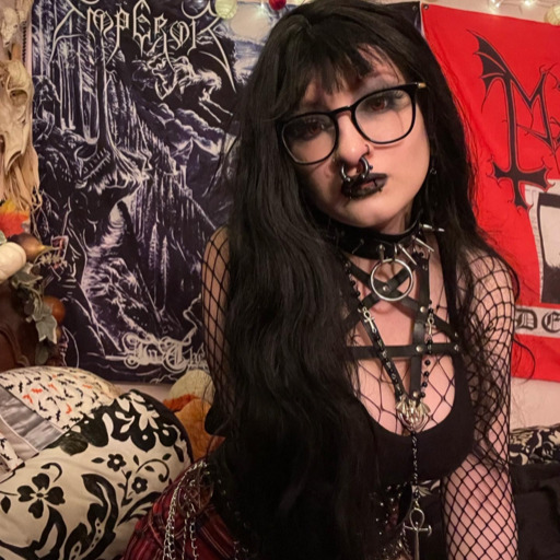 i-am-the-ripper:  Wear red lipstick and short skirts with thigh highs if you want