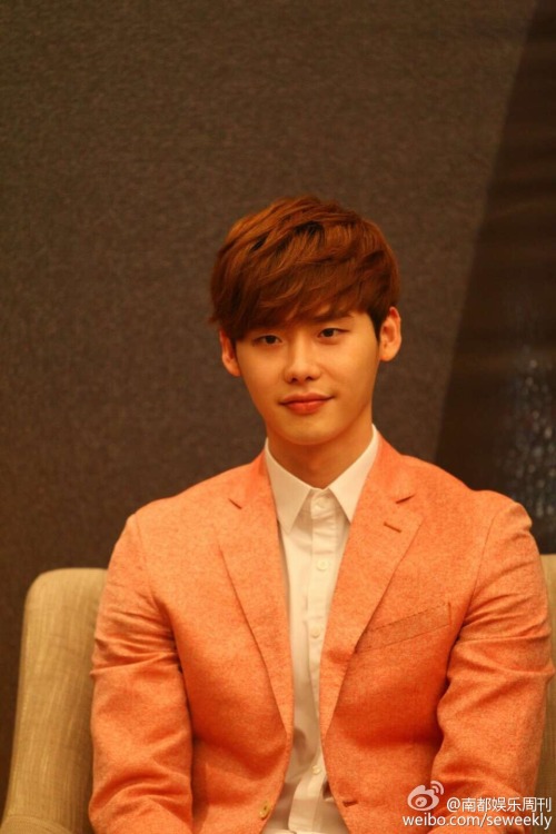 [Photo] 07/02/2015 Lee Jong Suk @ Guangzhou FM Press Conference Credit : ©南都娱乐周刊