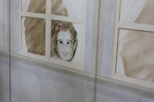 kasepon:don’t forget about these creepy people on the mural