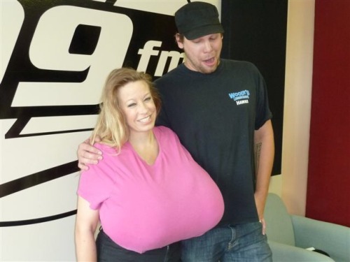 chelseaontheradio:  Chelsea’s Pink Protruding Pontoons at Zed99 FM 