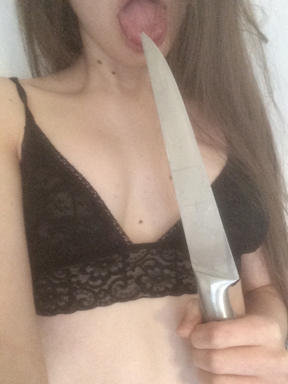 crybaby–angel:  Little girl playing with a knife 🔪