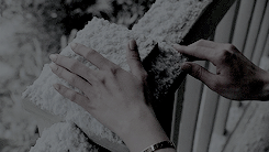 emily-vancamp:revenge | 4.23 two graves