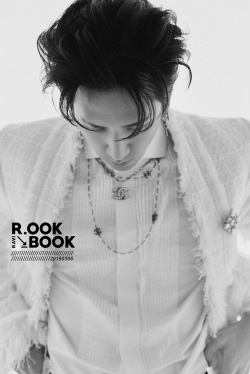 digitalover: princewonsik:  RAVI 2nd MINI ALBUM R.OOK BOOK  @demo02  