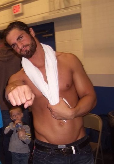 wweishot:  damn sexy lil Sethie ;x   Ugh damn Seth!! O.O